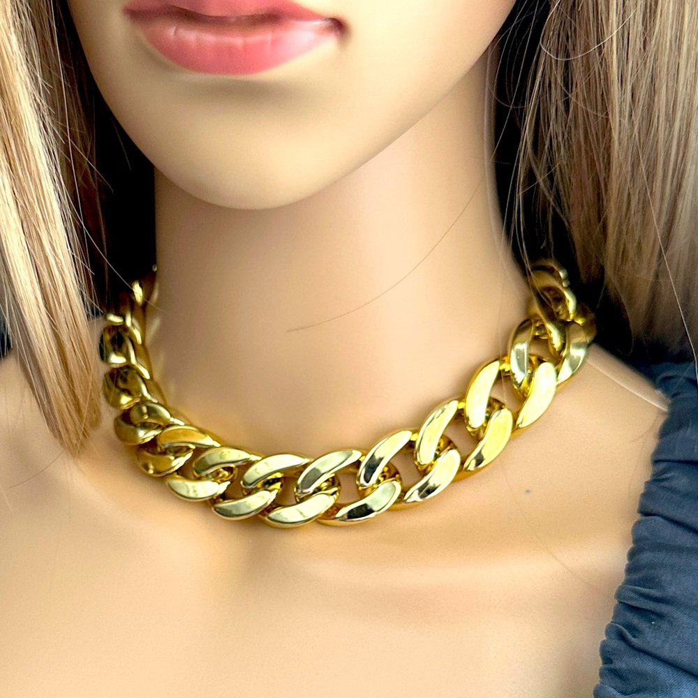 Cuban Chunky Chain Necklace.